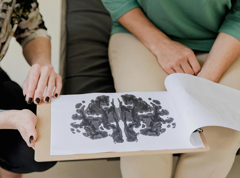 lekarz psychiatra podczas konsultacji